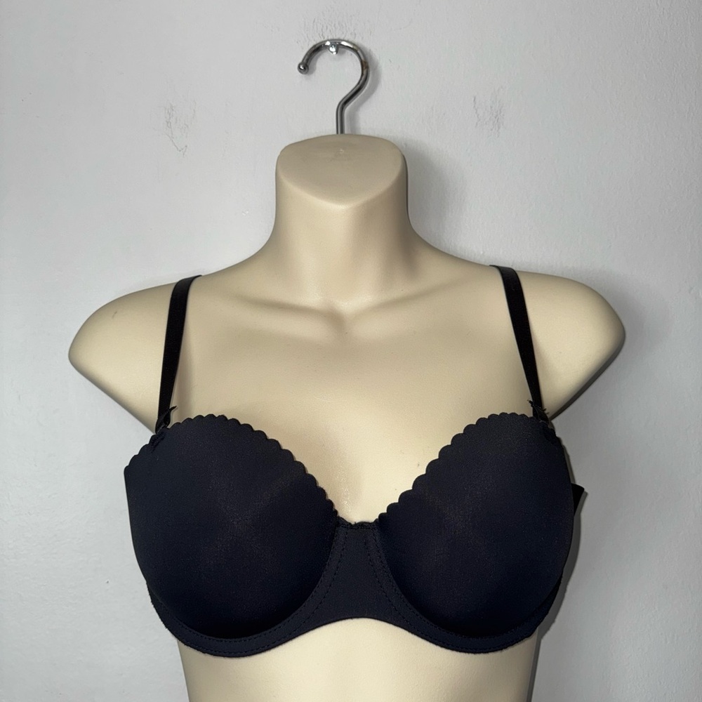 Black push-up Nautica bra